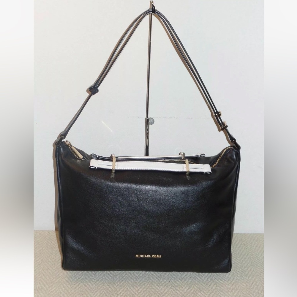 Michael Kors, EUC Chelsey, large convertible shoulder bag, black leather.